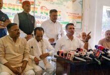 जीतू पटवारी बोले- सरकार ने की 10 लोगों की हत्या: मृतकों के परिजन और घायलों से मिलने छिंदवाड़ा पहुंचे कांग्रेस प्रदेश अध्यक्ष, छिंदवाड़ा सांसद और प्रदेश सरकार पर लगाए गंभीर आरोप…