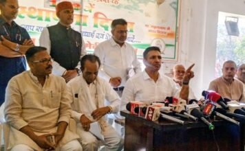 जीतू पटवारी बोले- सरकार ने की 10 लोगों की हत्या: मृतकों के परिजन और घायलों से मिलने छिंदवाड़ा पहुंचे कांग्रेस प्रदेश अध्यक्ष, छिंदवाड़ा सांसद और प्रदेश सरकार पर लगाए गंभीर आरोप…